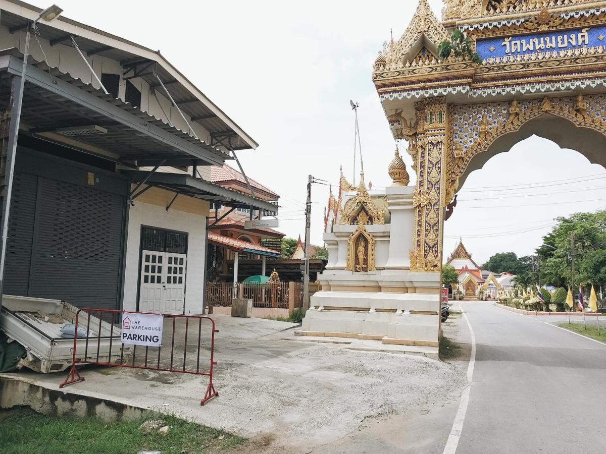 The Warehouse - Ayutthaya Daire Dış mekan fotoğraf