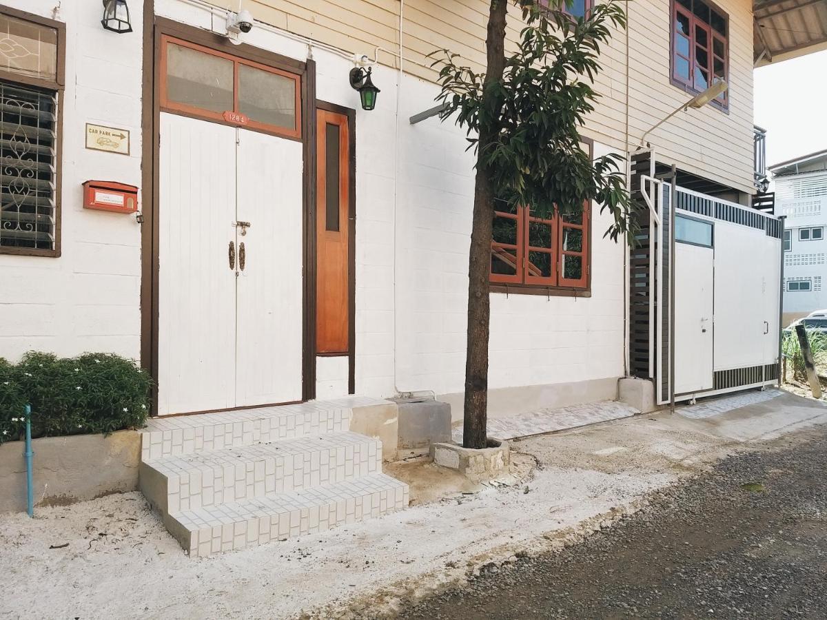 The Warehouse - Ayutthaya Daire Dış mekan fotoğraf