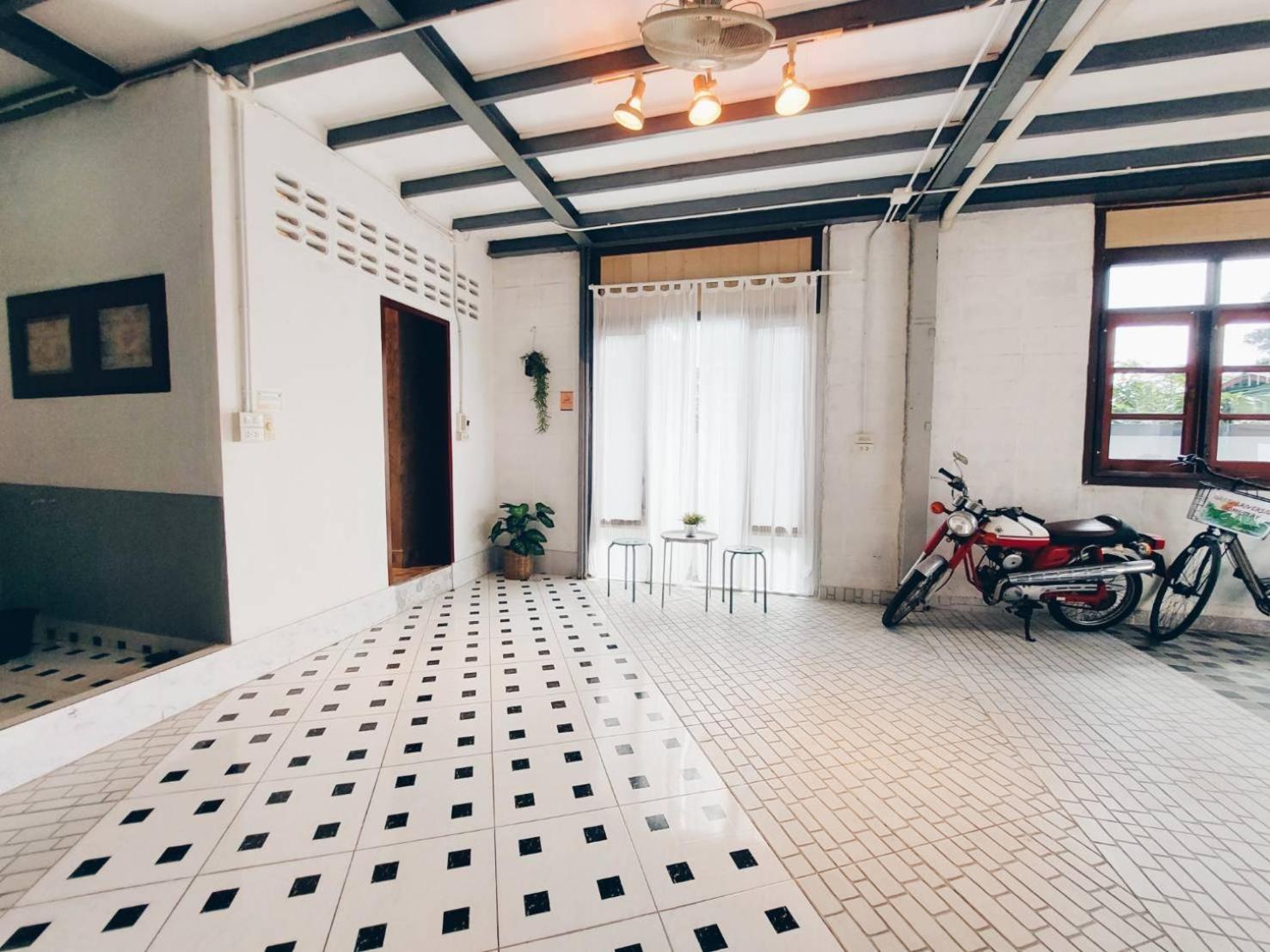 The Warehouse - Ayutthaya Daire Dış mekan fotoğraf
